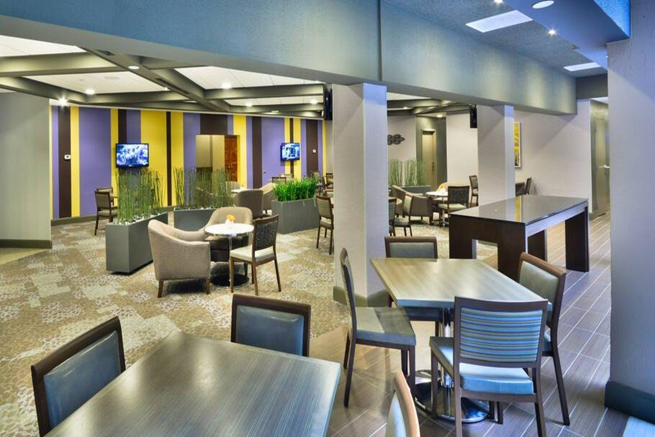 Embassy Suites By Hilton Denver Central Park Exterior photo