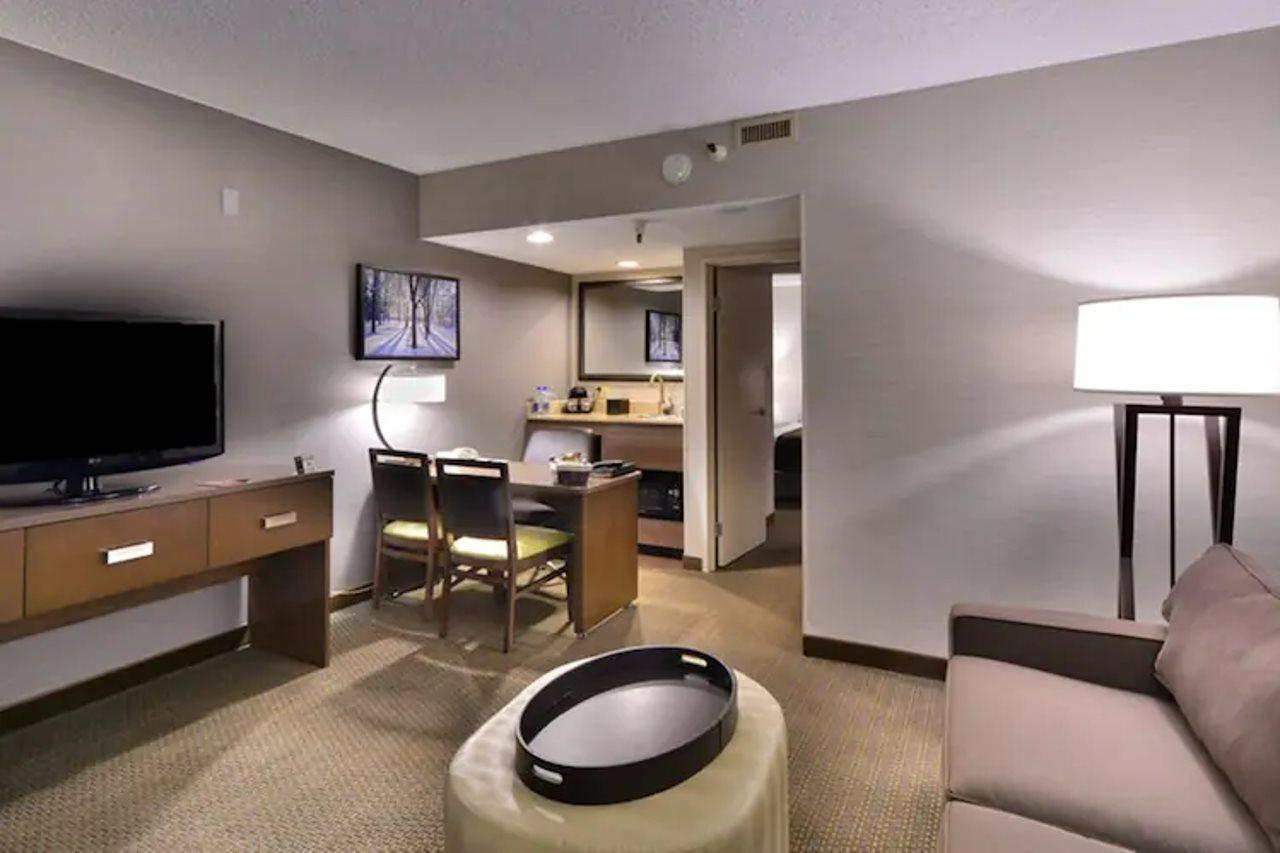 Embassy Suites By Hilton Denver Central Park Exterior photo