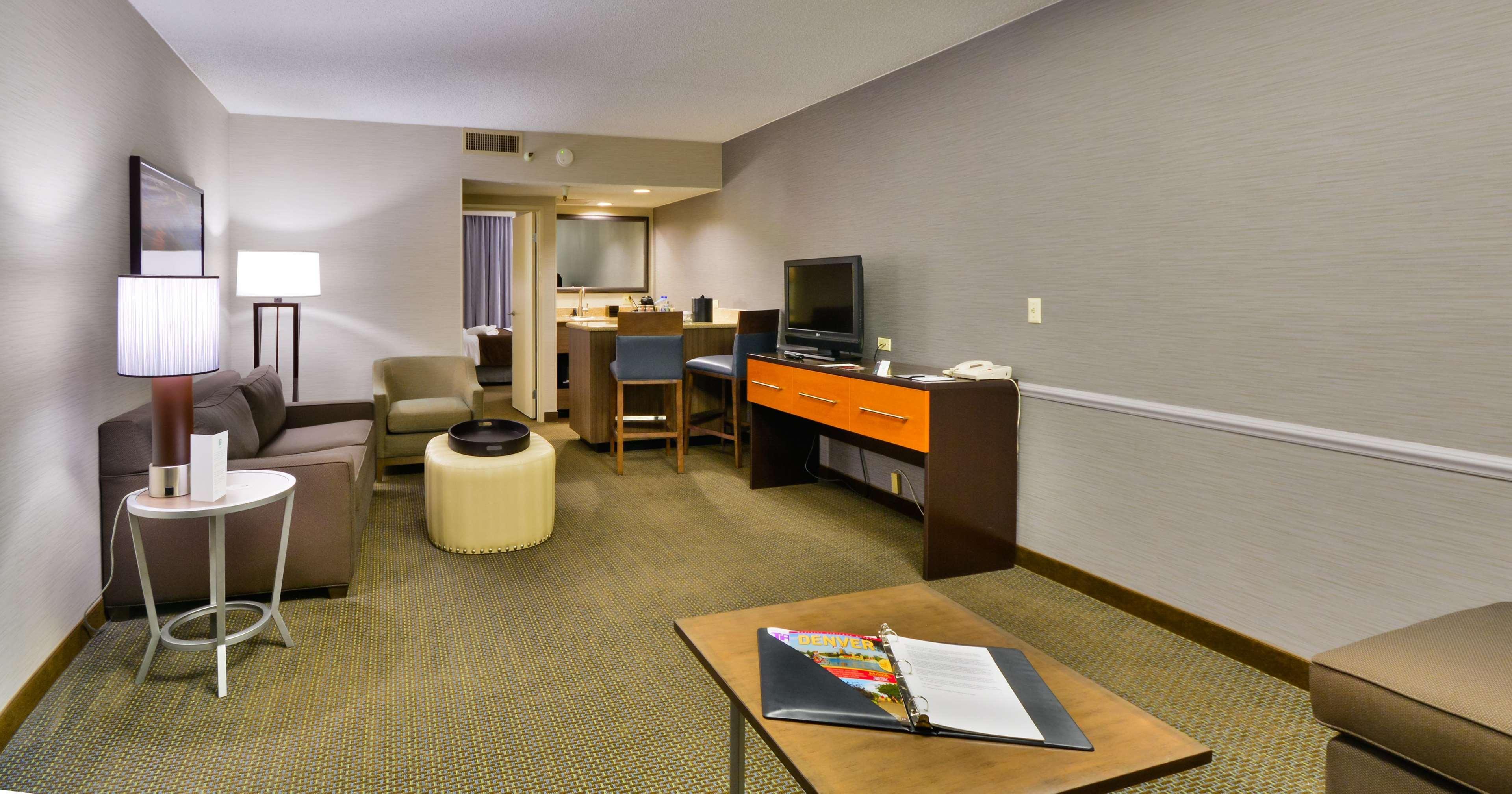 Embassy Suites By Hilton Denver Central Park Room photo