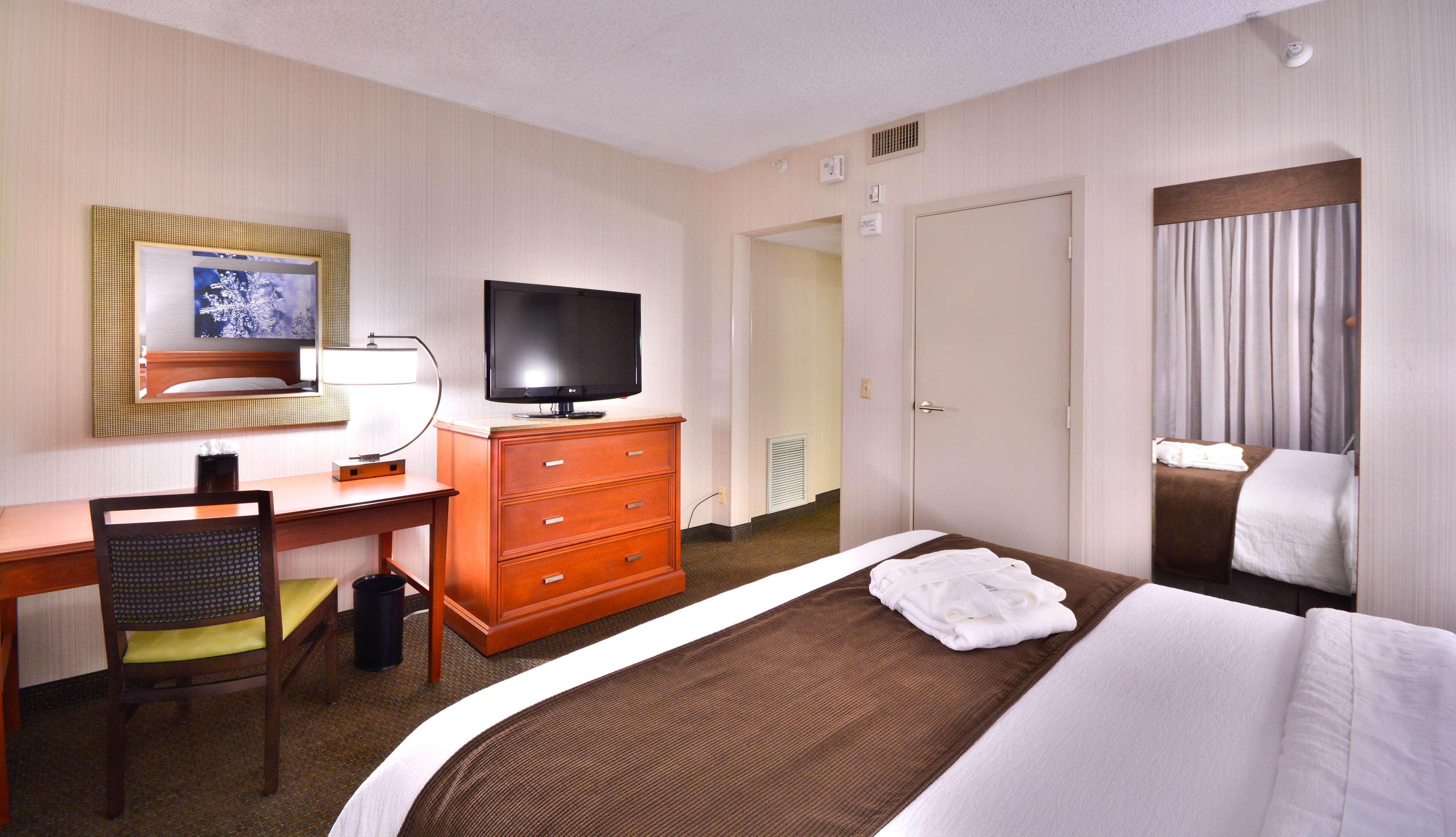 Embassy Suites By Hilton Denver Central Park Room photo