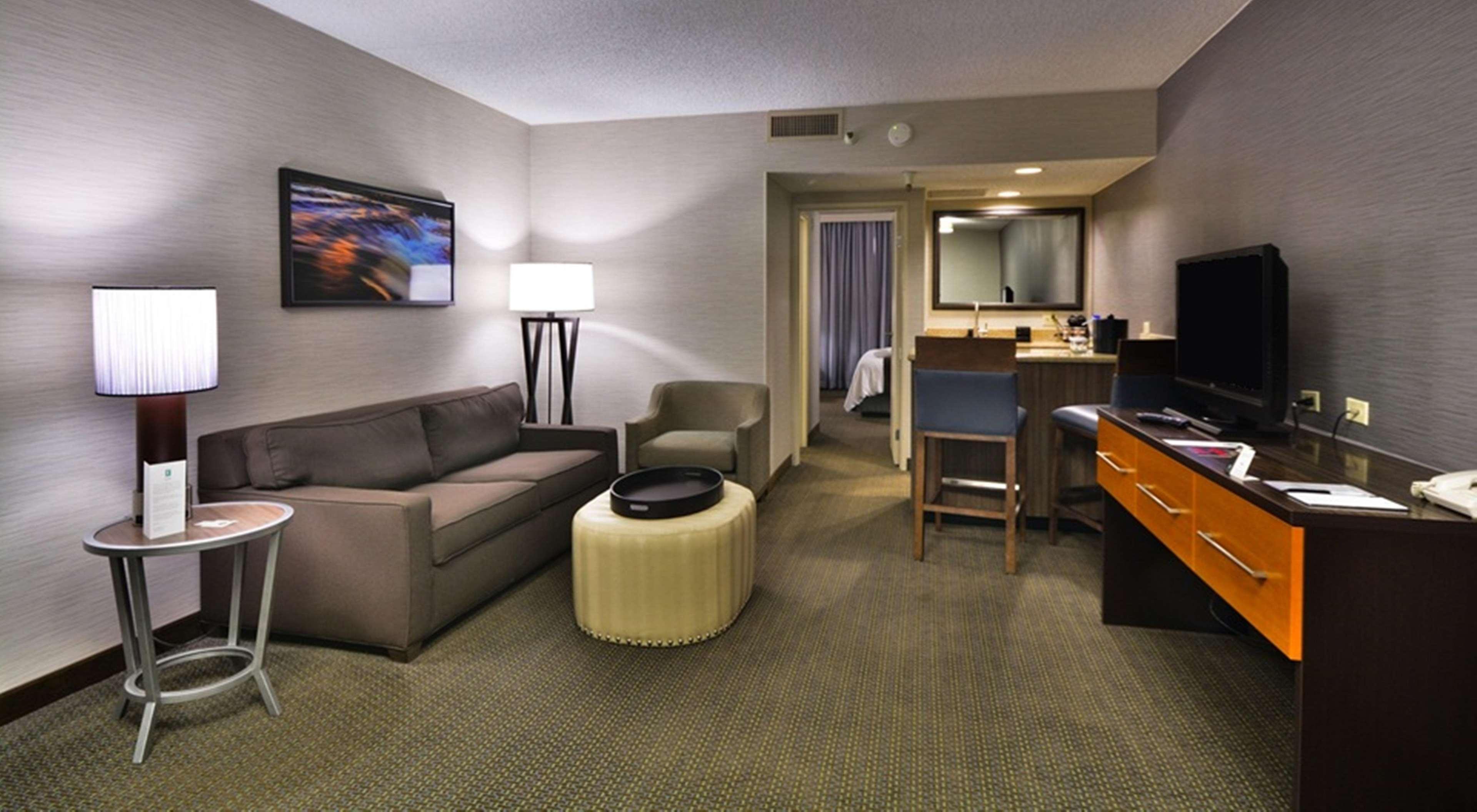 Embassy Suites By Hilton Denver Central Park Room photo