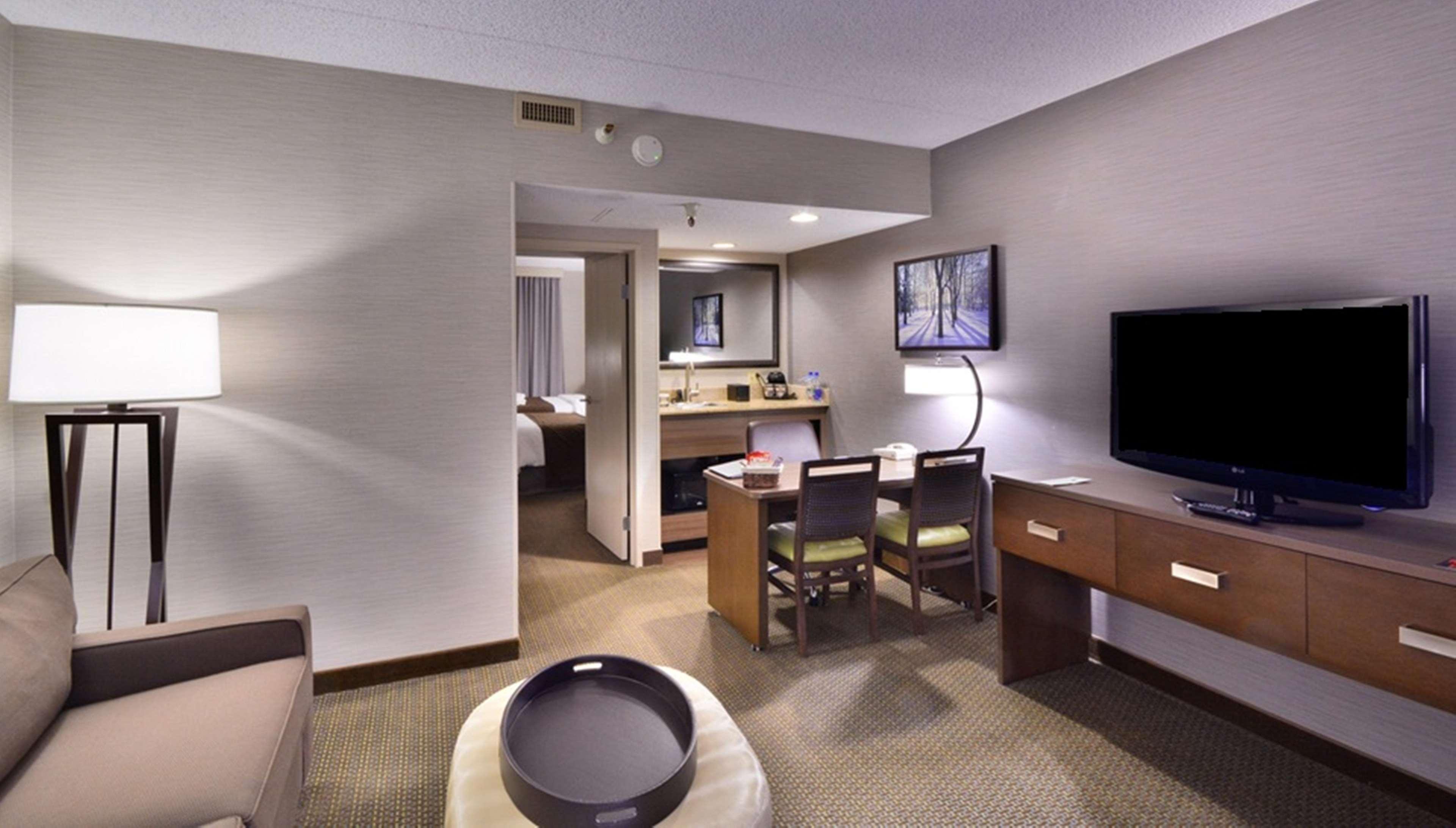 Embassy Suites By Hilton Denver Central Park Exterior photo