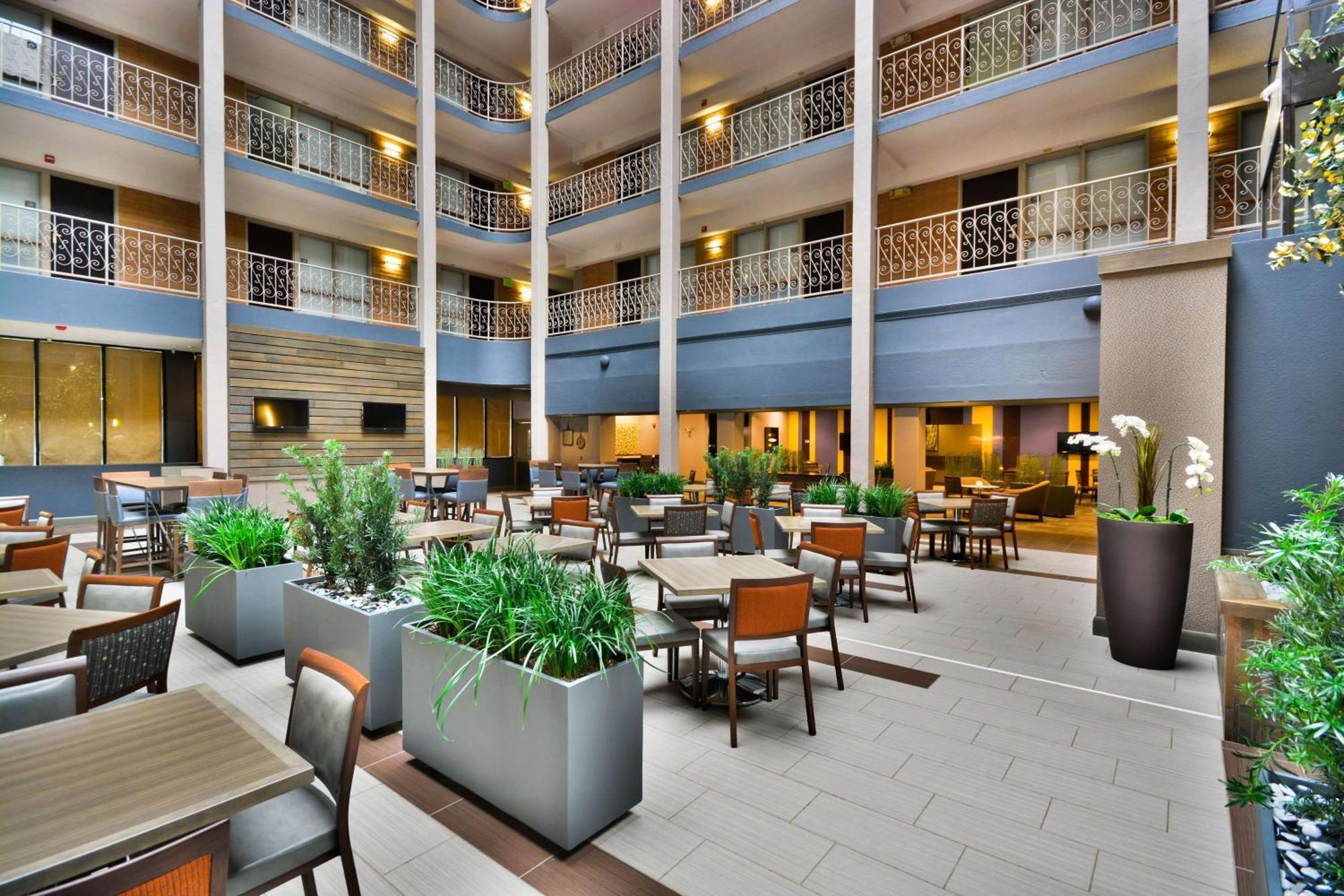Embassy Suites By Hilton Denver Central Park Exterior photo